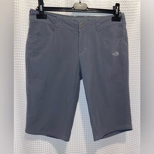 Women’s The North Face‎ gray stretchy DWR UPF Bermuda shorts size 4